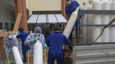 القصرين : وصول شاحنات محملة بالأكسجين من الجزائر