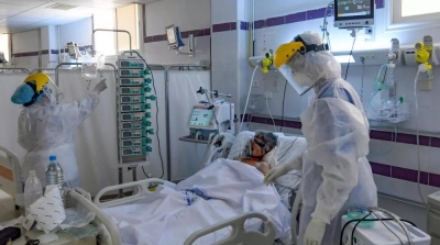 عضو باللجنة العلمية : التخفيض في ساعات حظر التجول و المقاهي هما سبب ارتفاع الاصابات