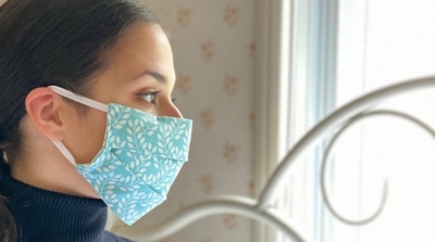 سنية بالشيخ : يجب ارتداء الكمامة داخل المنزل لهذا السبب