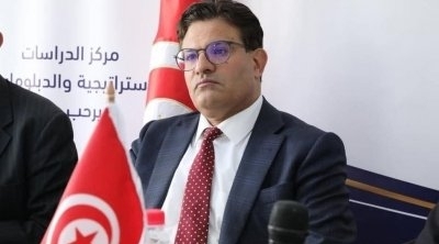 رفيق عبد السلام : الأميرال العكروت عسكري مغمور يريد ان يقود ثورة مضادة 