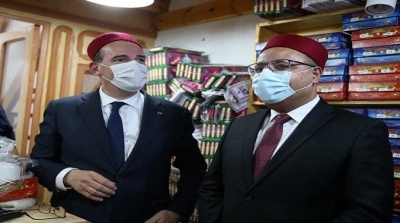 الوزير الأول الفرنسي جان كاستاكس يرتدي الشاشية التونسية 