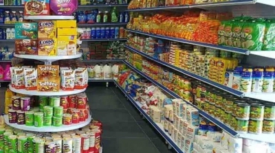 صفاقس : صاحب شركة نقل يستولي على 19 طنا من المواد الغذائية المستوردة