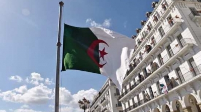 القطب المالي والاقتصادي الجزائري يحقق مع 17 وزيرا وواليا