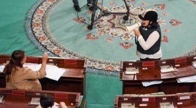 الدستوري الحر ترفع شعار 'ديغاج' ضد وزيرة المرأة