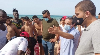 المرسى : الأمن يتدخل و يدعو المصطافين لمغادرة الشاطئ