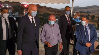 قيس سعيد يؤدي واجب العزاء للطبوبي 