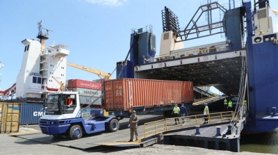 وصول مساعدات طبية إيطالية الى تونس بميناء رادس