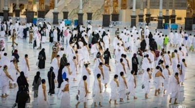 الحجاج يتوافدون على مشعر منى في يوم التروية