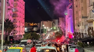 التونسيون يحتفلون بقرارات قيس سعيد 