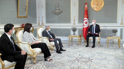 قيس سعيد يطلب من البنوك التخفيض في نسب الفائدة (فيديو)