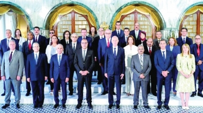 قريبا : قرارات تحجير سفر على مسؤولين في حكومة المشيشي