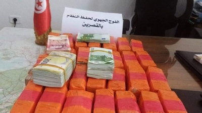 القصرين : حجز مبلغ يقدر بـ5 ملايين دينار من العملة الصعبة