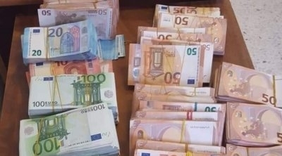 القاضية المتورطة في تهريب العملة : تحجير السفر عن 8 متهمين