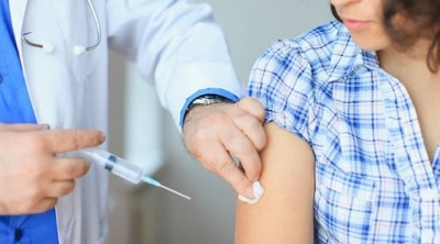 وزارة الصحة تعتزم الوصول لتلقيح مليون شاب غدا الأحد وهذه التلاقيح المُستعملة