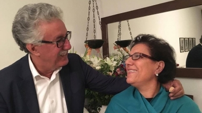 حمه الهمامي يحتفل بعيد زواجه الأربعين و يهدي راضية النصراوي 'نشيد الحب'