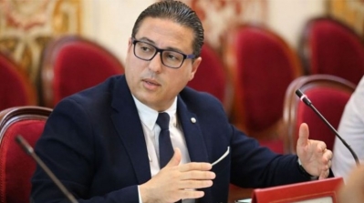 العجبوني يدعو سعيد إلى محاسبة المسؤولين الذين حوّلوا أموالا للخارج