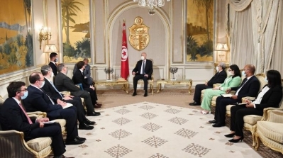 الوفد الأمريكي الذي زار قيس سعيد مؤخرا ضم طبيبا نفسيا