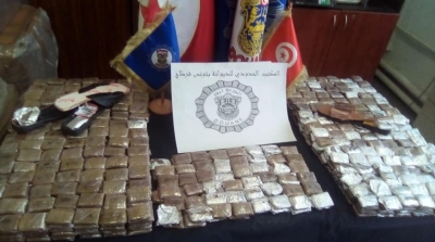 مطار تونس قرطاج : احباط تهريب أكثر من 1097صفيحة 'زطلة'