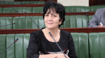 سامية عبو تصف قيس سعيد بالمتحيل و غير الشجاع 