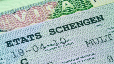 فرنسا تخفض عدد تأشيرات الدخول إلى تونس بنسبة 30٪