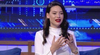 فيديو : نجلاء بن عبدالله تنضم لبرنامج 'فايقين ' على راديو 'اي أف أم'