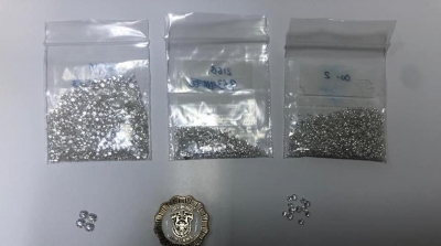 مطار تونس قرطاج : حجز كمية من الألماس لدى مسافر تونسي