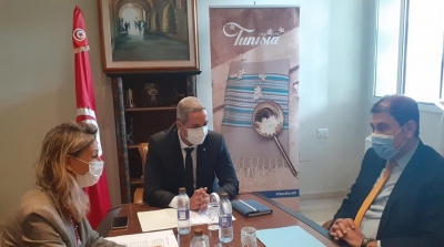 استعادة النشاط السياحي بتوزر محور لقاء وزير السياحة بوالي توزر 