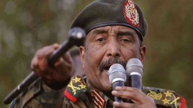 قائد الجيش السوداني يحل اللجان التسييرية للنقابات والاتحادات المهنية