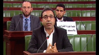 فرقة أمنية تداهم منزل ماهر زيد