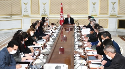 الرئيس يدعو التونسيين للمساهمة في إيجاد التوازنات المالية المطلوبة