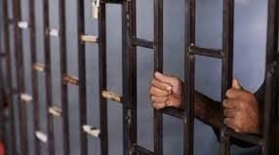 المهدية: إصدار بطاقة إيداع بالسجن في حق تلميذ هدّد أستاذه على الفيسبوك 