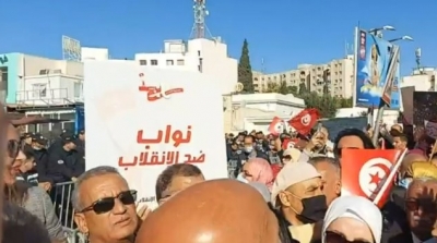 سميرة الشواشي: المحتجون يهدّدون باعتصام مفتوح في باردو إذا لم يتمّ رفع الحواجز الأمنية 